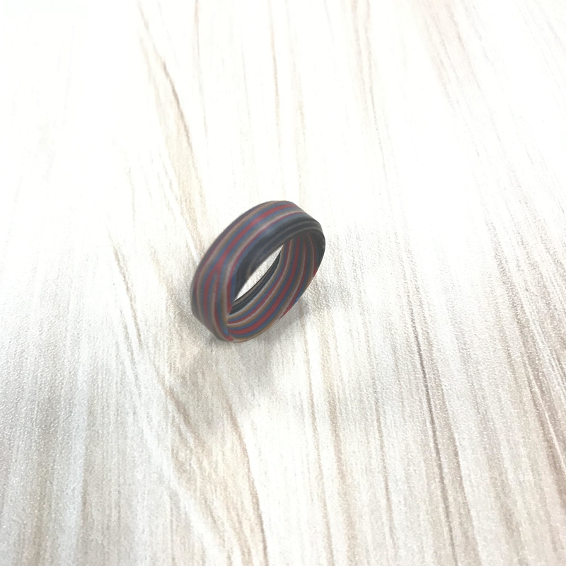 Der Kohlenstoff-Faser-Ring Rainbow Matte Finish Customized-Größe der Mann-Frauen
